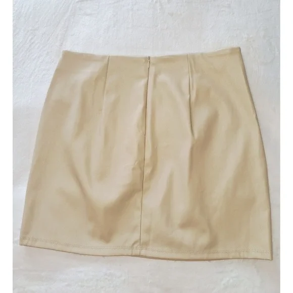 Madden NYC A-Line Faux Leather/Slit/Skirt in Irish Cream (Women's Large 11-13) - Picture 4 of 6